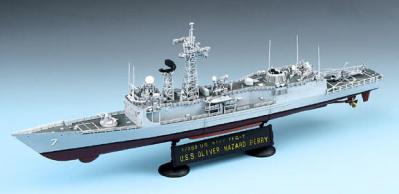 Cruisers and Destroyers Model Kit - USS Oliver Hazard Perry Class 1/350